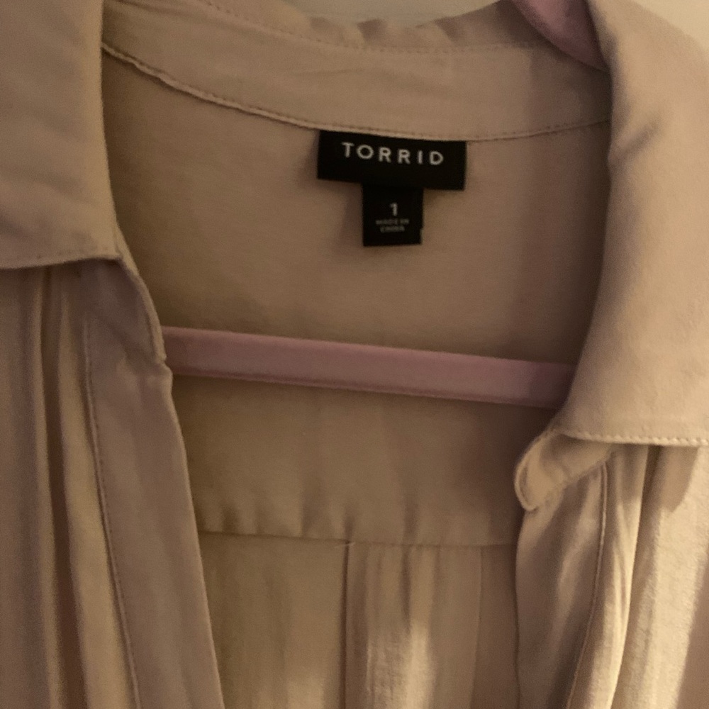 Torrid blouse beautiful neutral